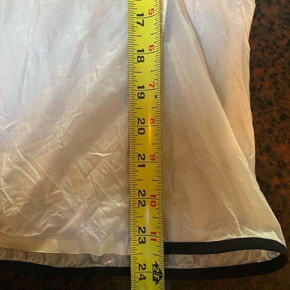 On Running Zero Jacket - windproof water resistant running/hiking jacket Small - Picture 10 of 10
